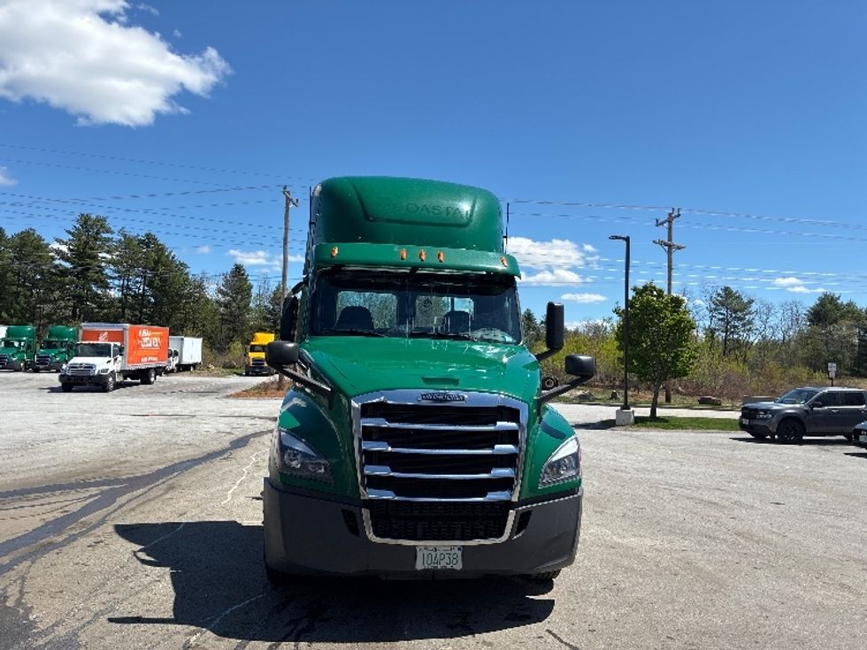 Day Cab Tractor-Heavy Duty Tractors-Freightliner-2020-T12664ST-Londonderry-NH-497,255\n\t\tmiles-$ 43,500 - Image 2