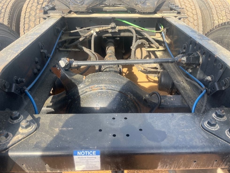 Day Cab Tractor-Heavy Duty Tractors-Freightliner-2020-T12664ST-Longview-TX-371,503\n\t\tmiles-$ 59,250 - Image 6