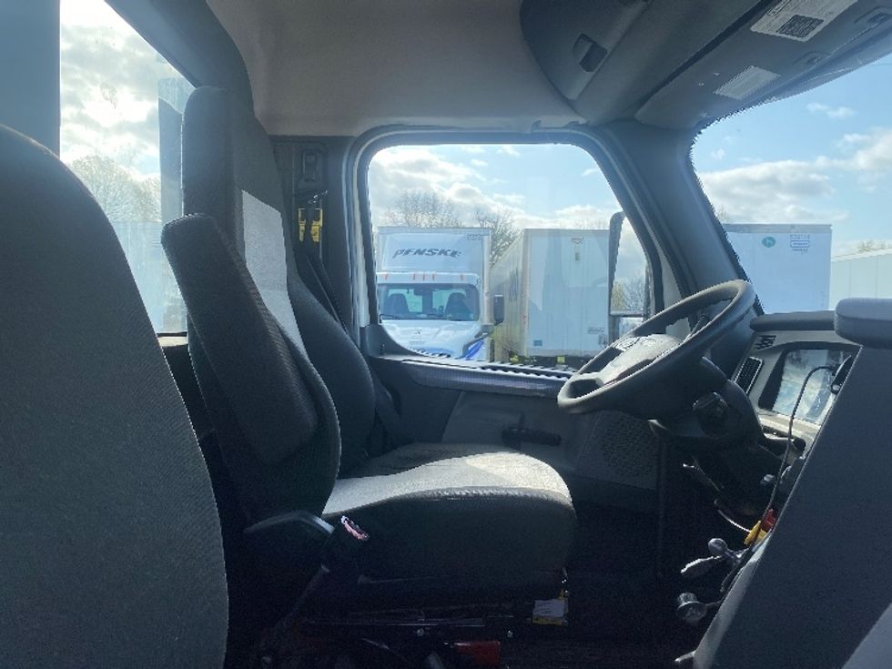 Day Cab Tractor-Heavy Duty Tractors-Freightliner-2020-T12664ST-Louisville-KY-325,928\n\t\tmiles-$ 56,000 - Image 14