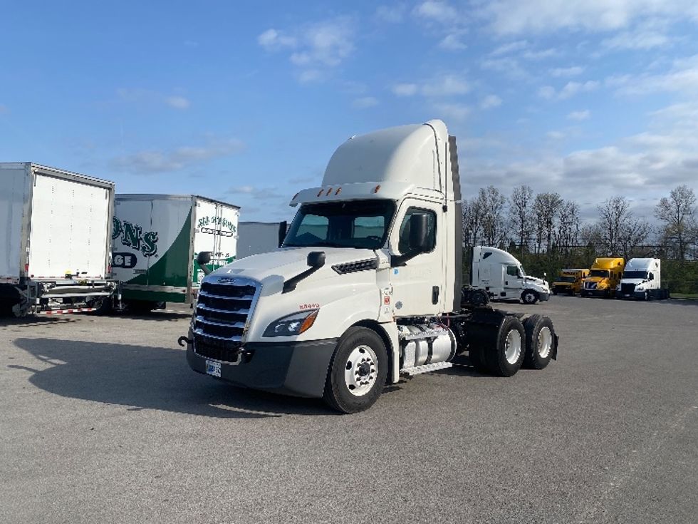Day Cab Tractor-Heavy Duty Tractors-Freightliner-2020-T12664ST-Louisville-KY-325,928\n\t\tmiles-$ 56,000 - Image 3