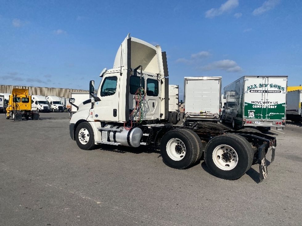 Day Cab Tractor-Heavy Duty Tractors-Freightliner-2020-T12664ST-Louisville-KY-325,928\n\t\tmiles-$ 56,000 - Image 5