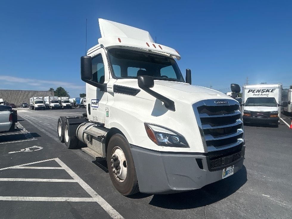 Day Cab Tractor-Heavy Duty Tractors-Freightliner-2020-T12664ST-Louisville-KY-341,637\n\t\tmiles-$ 52,000 - Image 1