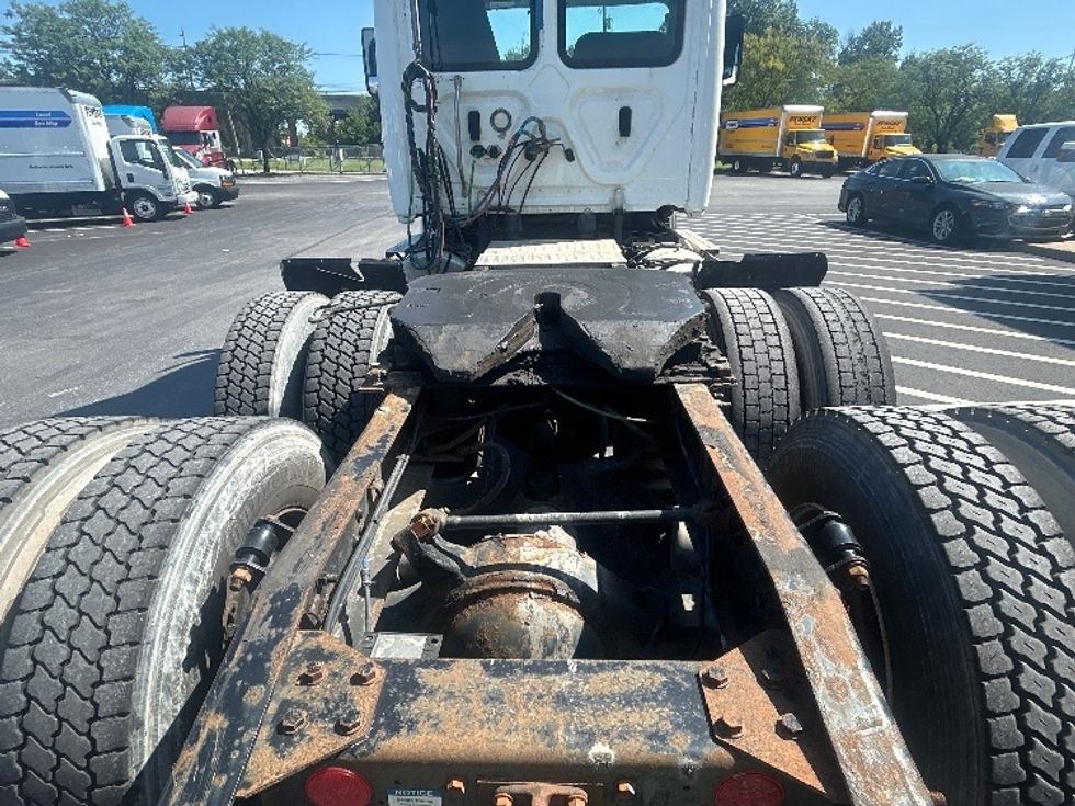Day Cab Tractor-Heavy Duty Tractors-Freightliner-2020-T12664ST-Louisville-KY-341,637\n\t\tmiles-$ 52,000 - Image 6