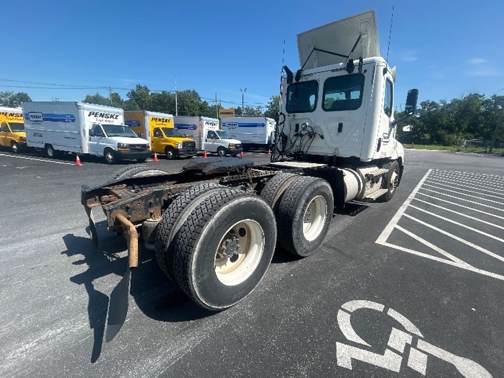 Day Cab Tractor-Heavy Duty Tractors-Freightliner-2020-T12664ST-Louisville-KY-341,637\n\t\tmiles-$ 52,000 - Image 7
