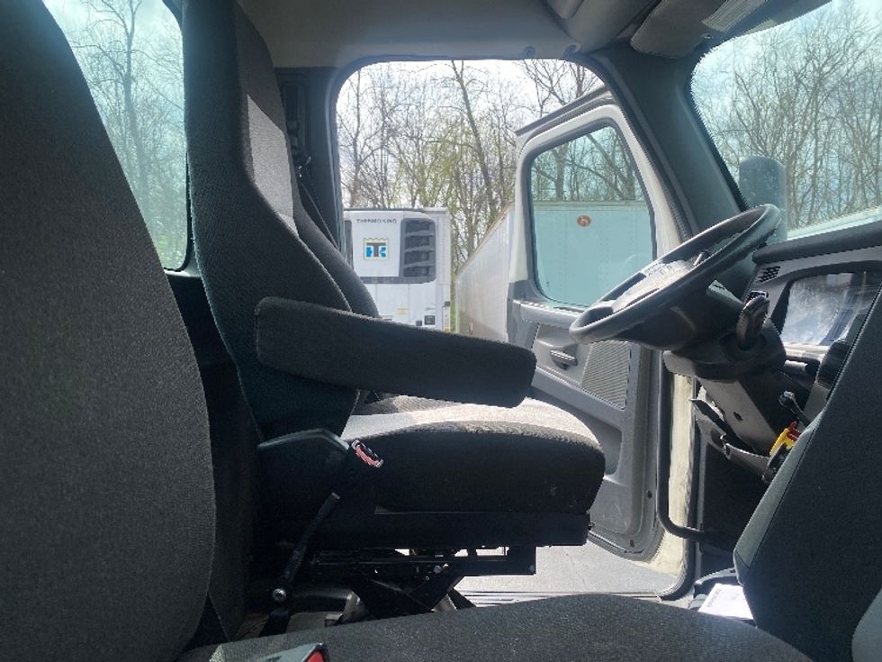 Day Cab Tractor-Heavy Duty Tractors-Freightliner-2020-T12664ST-Louisville-KY-361,168\n\t\tmiles-$ 55,500 - Image 14