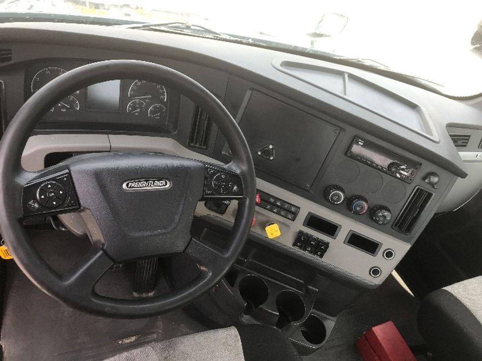 Day Cab Tractor-Heavy Duty Tractors-Freightliner-2020-T12664ST-Louisville-KY-387,651\n\t\tmiles-$ 53,500 - Image 11