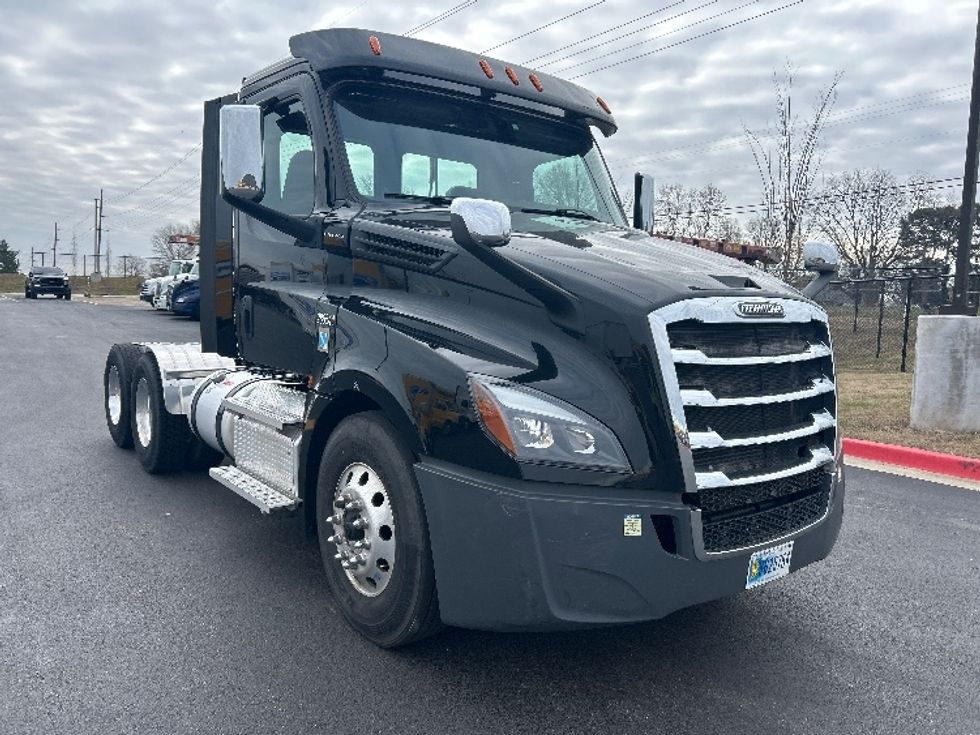 Day Cab Tractor-Heavy Duty Tractors-Freightliner-2020-T12664ST-Lowell-AR-337,456\n\t\tmiles-$ 50,750 - Image 1
