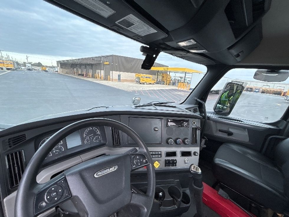 Day Cab Tractor-Heavy Duty Tractors-Freightliner-2020-T12664ST-Lowell-AR-337,456\n\t\tmiles-$ 50,750 - Image 10