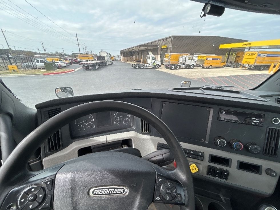 Day Cab Tractor-Heavy Duty Tractors-Freightliner-2020-T12664ST-Lowell-AR-352,384\n\t\tmiles-$ 50,000 - Image 11