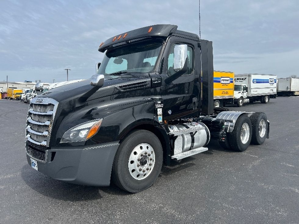 Day Cab Tractor-Heavy Duty Tractors-Freightliner-2020-T12664ST-Lowell-AR-352,384\n\t\tmiles-$ 50,000 - Image 3
