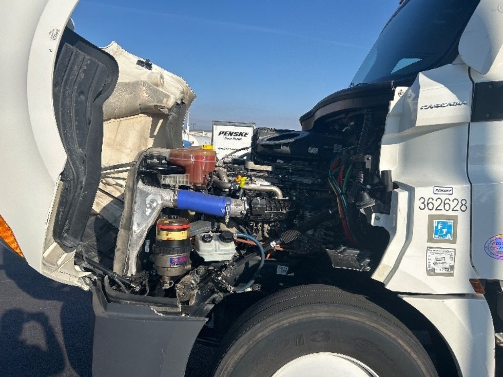 Day Cab Tractor-Heavy Duty Tractors-Freightliner-2020-T12664ST-Lowell-AR-482,637\n\t\tmiles-$ 41,250 - Image 16