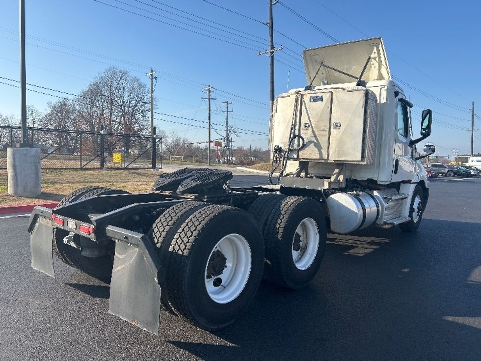 Day Cab Tractor-Heavy Duty Tractors-Freightliner-2020-T12664ST-Lowell-AR-482,637\n\t\tmiles-$ 41,250 - Image 7