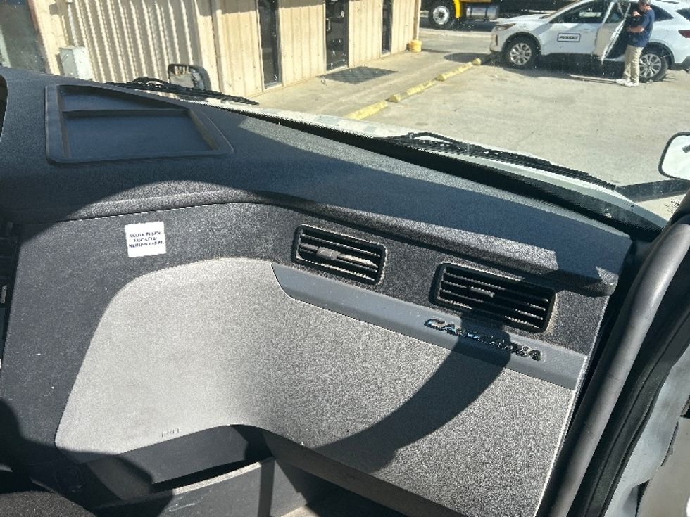 Day Cab Tractor-Heavy Duty Tractors-Freightliner-2020-T12664ST-Macon-GA-454,179\n\t\tmiles-$ 43,500 - Image 13