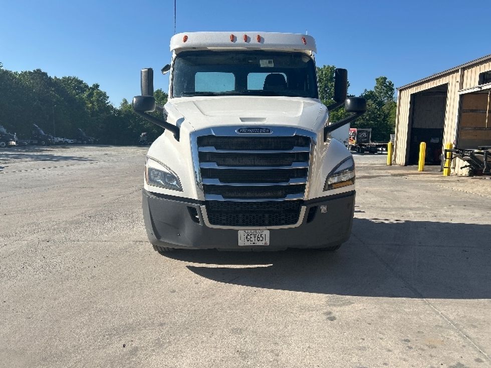 Day Cab Tractor-Heavy Duty Tractors-Freightliner-2020-T12664ST-Macon-GA-454,179\n\t\tmiles-$ 43,500 - Image 2