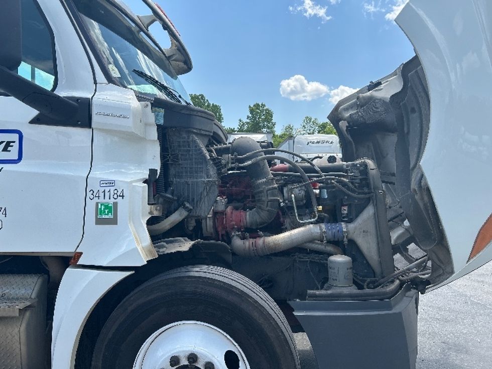 Day Cab Tractor-Heavy Duty Tractors-Freightliner-2020-T12664ST-Macon-GA-565,796\n\t\tmiles-$ 38,000 - Image 14