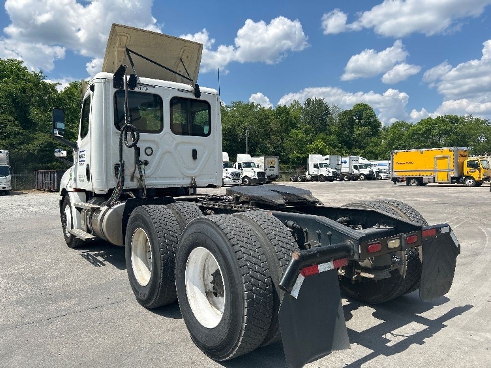 Day Cab Tractor-Heavy Duty Tractors-Freightliner-2020-T12664ST-Macon-GA-565,796\n\t\tmiles-$ 38,000 - Image 16