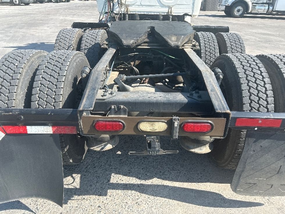 Day Cab Tractor-Heavy Duty Tractors-Freightliner-2020-T12664ST-Macon-GA-565,796\n\t\tmiles-$ 38,000 - Image 6
