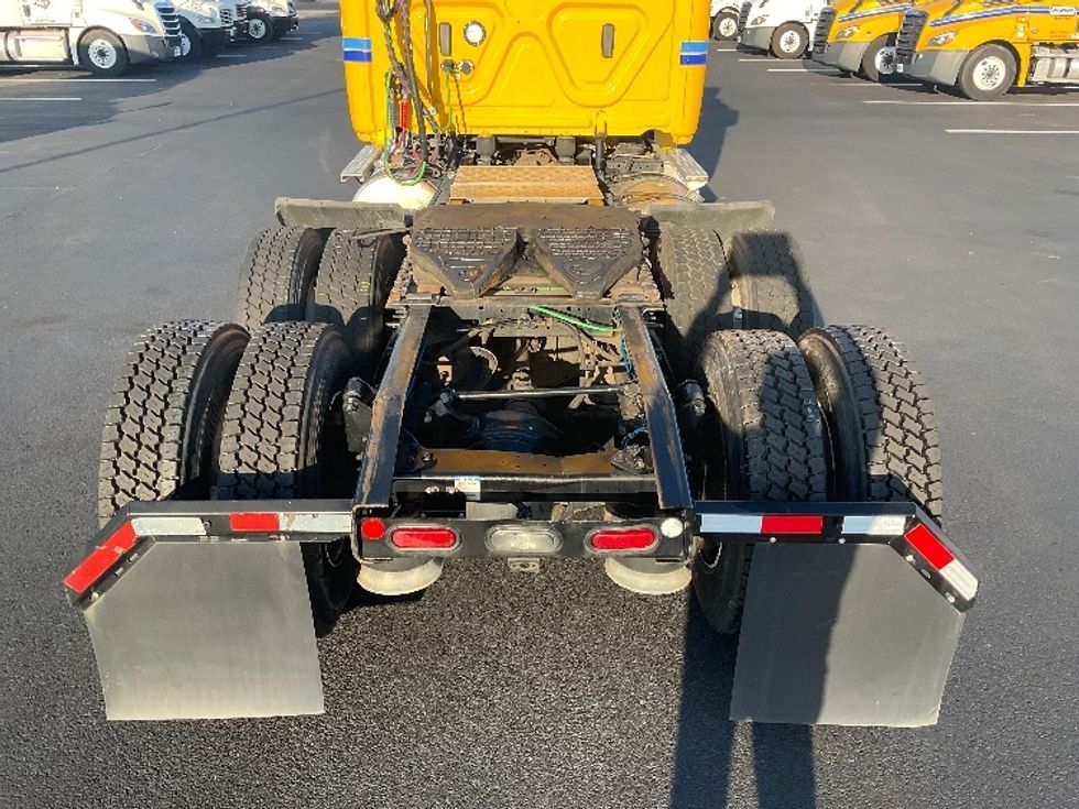 Day Cab Tractor-Heavy Duty Tractors-Freightliner-2020-T12664ST-Madison-AL-211,089\n\t\tmiles-$ 61,750 - Image 6