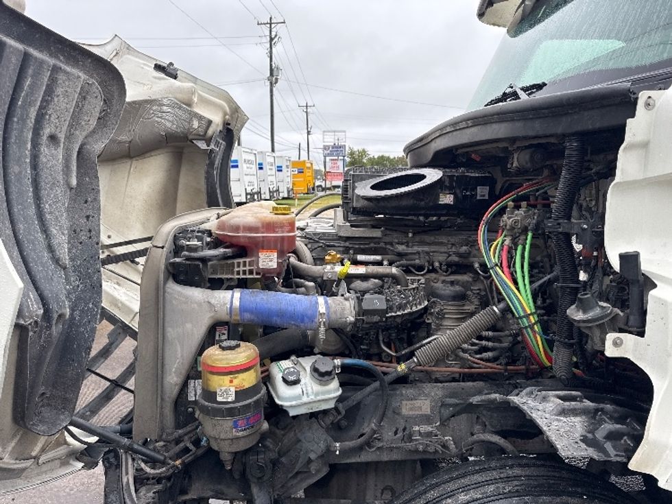 Day Cab Tractor-Heavy Duty Tractors-Freightliner-2020-T12664ST-Mebane-NC-291,632\n\t\tmiles-$ 74,500 - Image 16