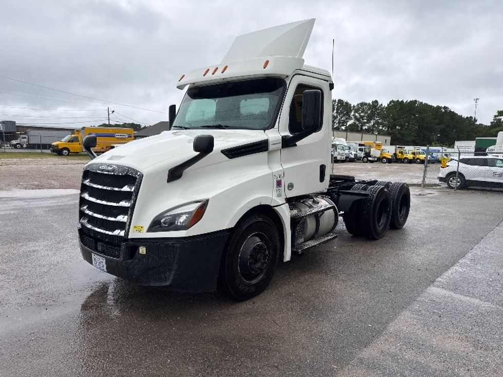 Day Cab Tractor-Heavy Duty Tractors-Freightliner-2020-T12664ST-Mebane-NC-291,632\n\t\tmiles-$ 74,500 - Image 3