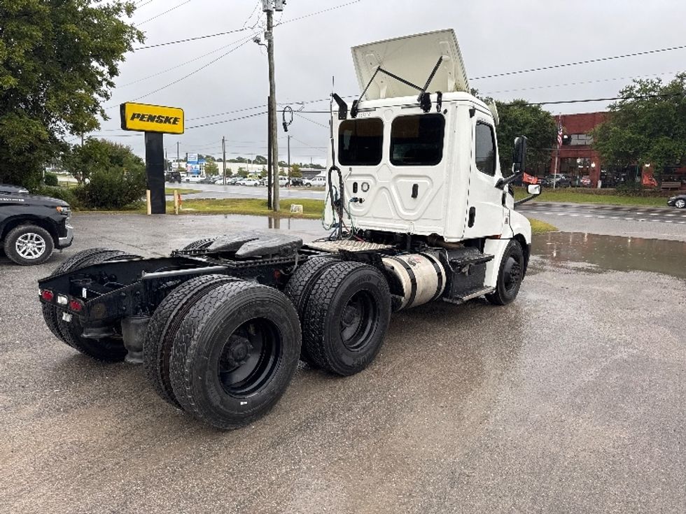 Day Cab Tractor-Heavy Duty Tractors-Freightliner-2020-T12664ST-Mebane-NC-291,632\n\t\tmiles-$ 74,500 - Image 7
