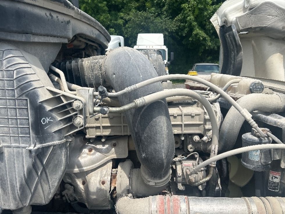 Day Cab Tractor-Heavy Duty Tractors-Freightliner-2020-T12664ST-Mebane-NC-292,556\n\t\tmiles-$ 61,250 - Image 15