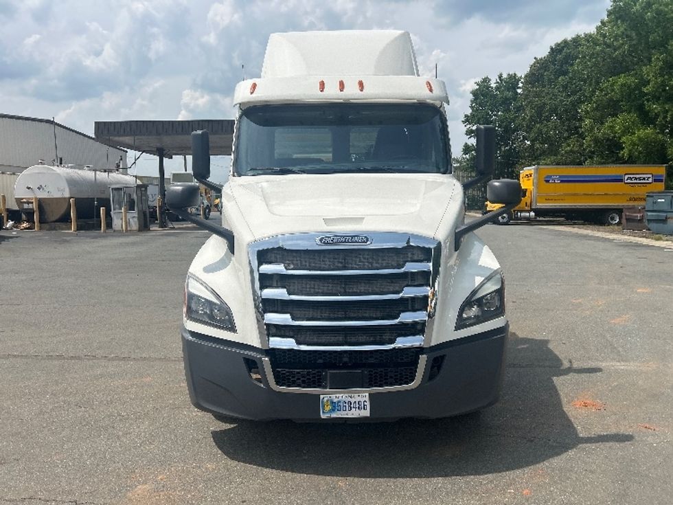 Day Cab Tractor-Heavy Duty Tractors-Freightliner-2020-T12664ST-Mebane-NC-292,556\n\t\tmiles-$ 61,250 - Image 2