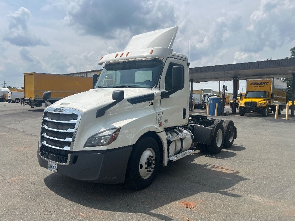 Day Cab Tractor-Heavy Duty Tractors-Freightliner-2020-T12664ST-Mebane-NC-292,556\n\t\tmiles-$ 61,250 - Image 3