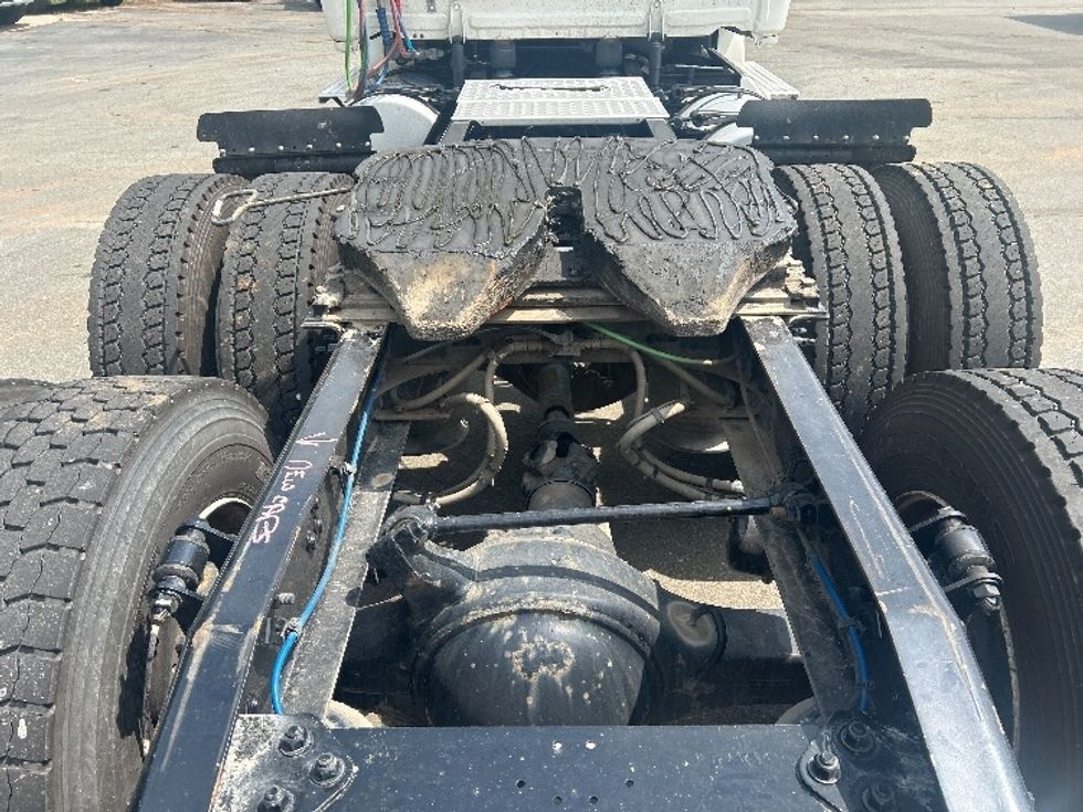 Day Cab Tractor-Heavy Duty Tractors-Freightliner-2020-T12664ST-Mebane-NC-292,556\n\t\tmiles-$ 61,250 - Image 6