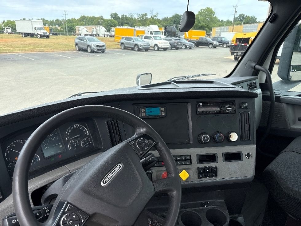 Day Cab Tractor-Heavy Duty Tractors-Freightliner-2020-T12664ST-Mebane-NC-357,829\n\t\tmiles-$ 53,750 - Image 10