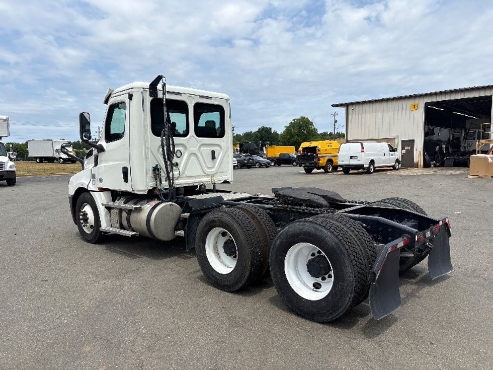 Day Cab Tractor-Heavy Duty Tractors-Freightliner-2020-T12664ST-Mebane-NC-357,829\n\t\tmiles-$ 53,750 - Image 5
