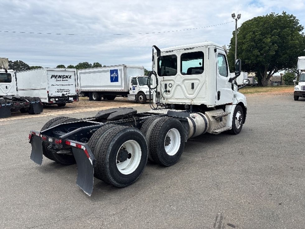 Day Cab Tractor-Heavy Duty Tractors-Freightliner-2020-T12664ST-Mebane-NC-357,829\n\t\tmiles-$ 53,750 - Image 7