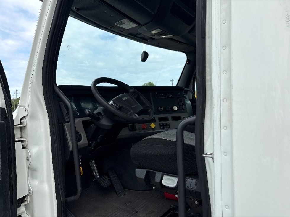 Day Cab Tractor-Heavy Duty Tractors-Freightliner-2020-T12664ST-Mebane-NC-357,829\n\t\tmiles-$ 53,750 - Image 9