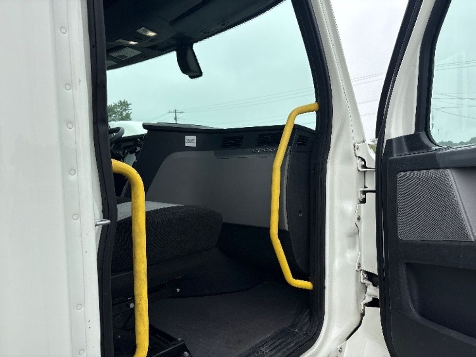 Day Cab Tractor-Heavy Duty Tractors-Freightliner-2020-T12664ST-Mebane-NC-415,264\n\t\tmiles-$ 45,000 - Image 12