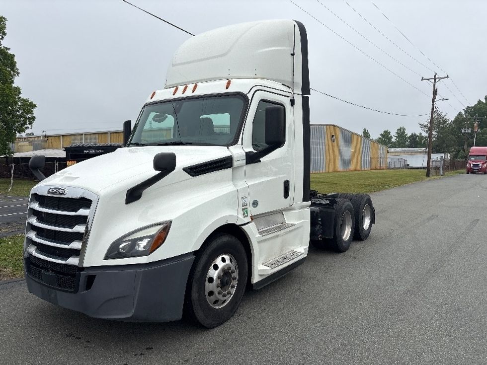 Day Cab Tractor-Heavy Duty Tractors-Freightliner-2020-T12664ST-Mebane-NC-415,264\n\t\tmiles-$ 45,000 - Image 3