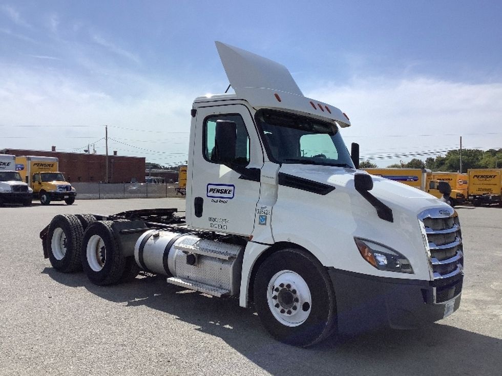 Day Cab Tractor-Heavy Duty Tractors-Freightliner-2020-T12664ST-Mebane-NC-474,275\n\t\tmiles-$ 47,000 - Image 1