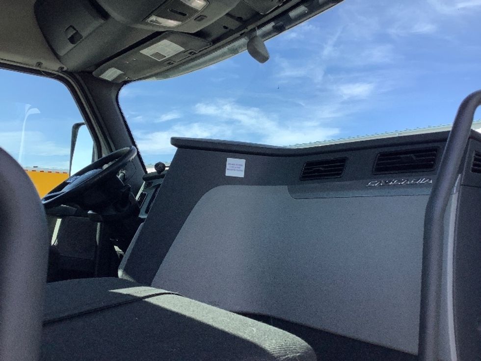 Day Cab Tractor-Heavy Duty Tractors-Freightliner-2020-T12664ST-Mebane-NC-474,275\n\t\tmiles-$ 47,000 - Image 13