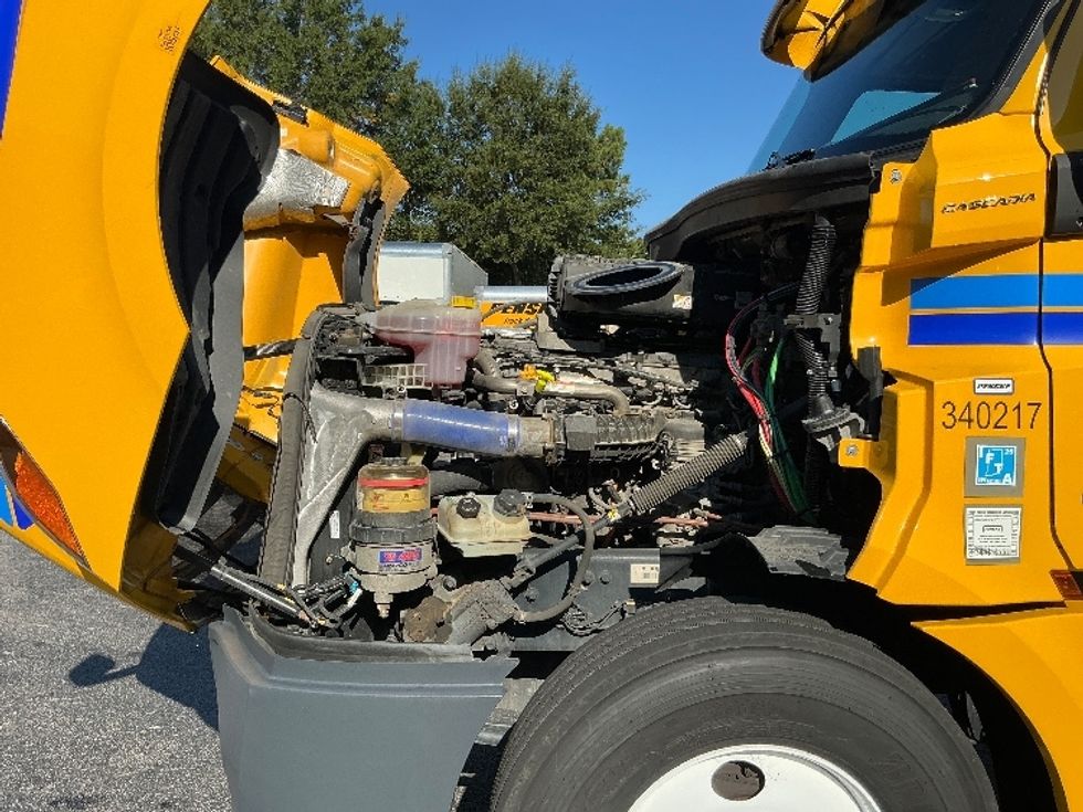 Day Cab Tractor-Heavy Duty Tractors-Freightliner-2020-T12664ST-Mebane-NC-541,566\n\t\tmiles-$ 35,750 - Image 16