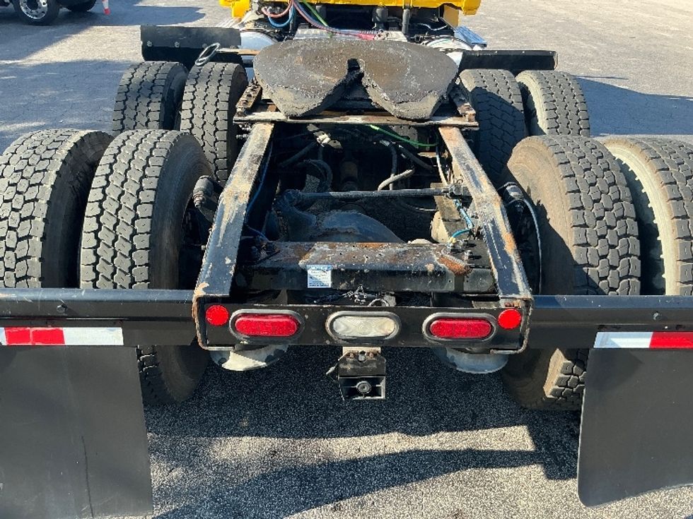 Day Cab Tractor-Heavy Duty Tractors-Freightliner-2020-T12664ST-Mebane-NC-541,566\n\t\tmiles-$ 35,750 - Image 6