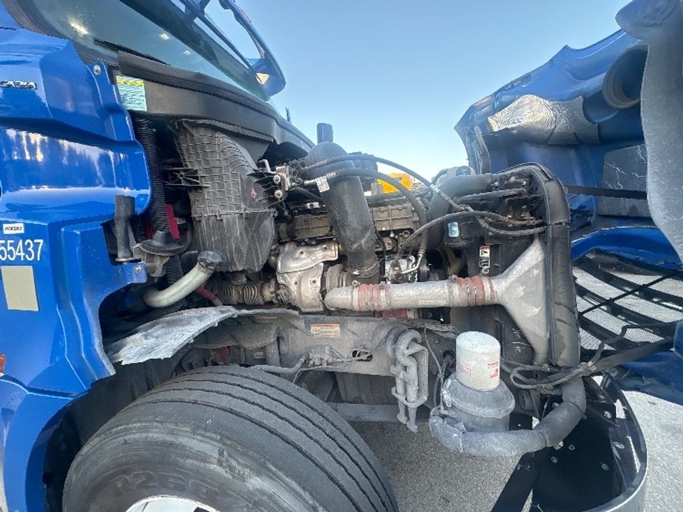 Day Cab Tractor-Heavy Duty Tractors-Freightliner-2020-T12664ST-Medley-FL-165,022\n\t\tmiles-$ 63,750 - Image 15