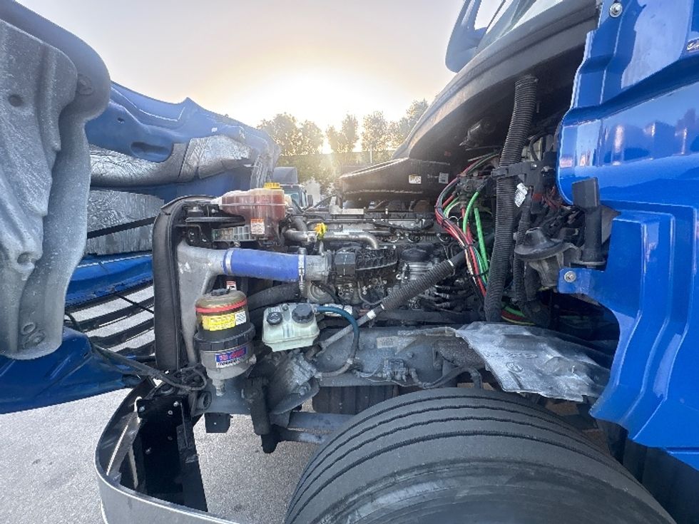 Day Cab Tractor-Heavy Duty Tractors-Freightliner-2020-T12664ST-Medley-FL-165,022\n\t\tmiles-$ 63,750 - Image 16