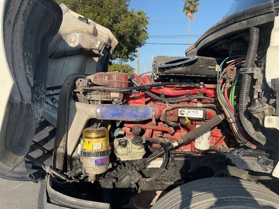 Day Cab Tractor-Heavy Duty Tractors-Freightliner-2020-T12664ST-Medley-FL-366,675\n\t\tmiles-$ 62,750 - Image 16