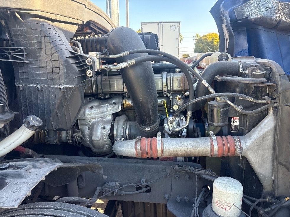 Day Cab Tractor-Heavy Duty Tractors-Freightliner-2020-T12664ST-Medley-FL-496,622\n\t\tmiles-$ 43,750 - Image 15