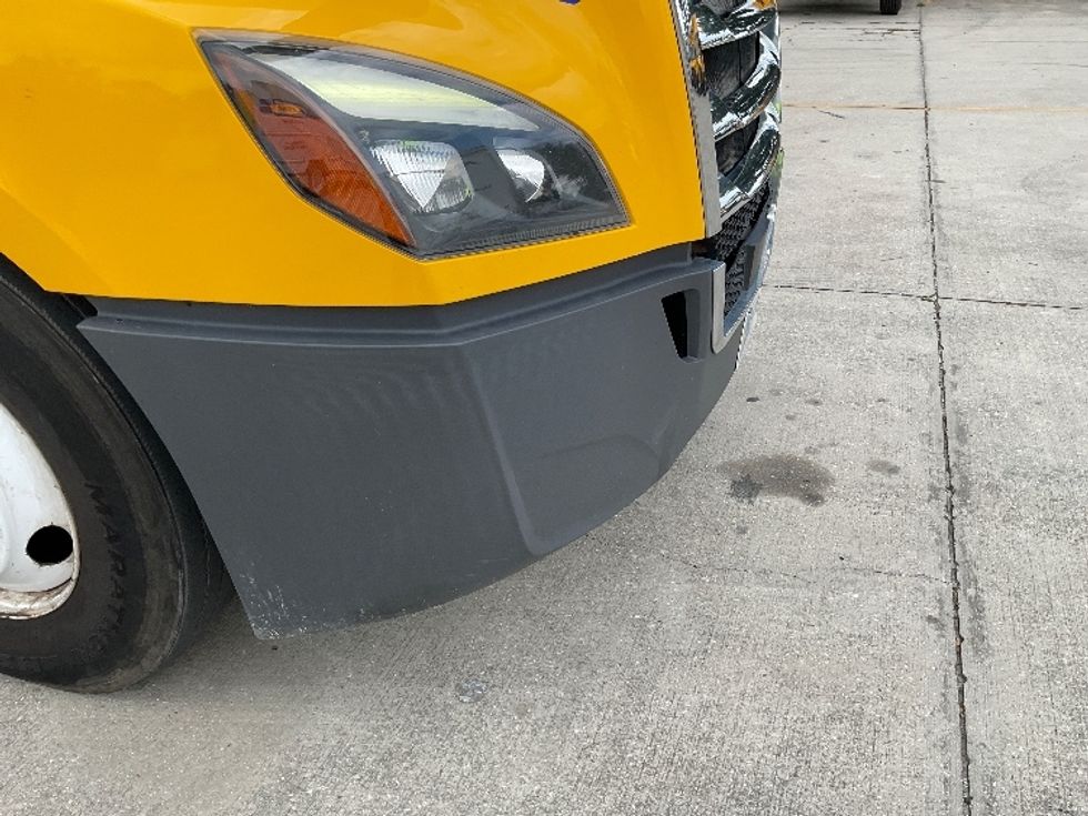 Day Cab Tractor-Heavy Duty Tractors-Freightliner-2020-T12664ST-Medley-FL-540,307\n\t\tmiles-$ 36,000 - Image 18