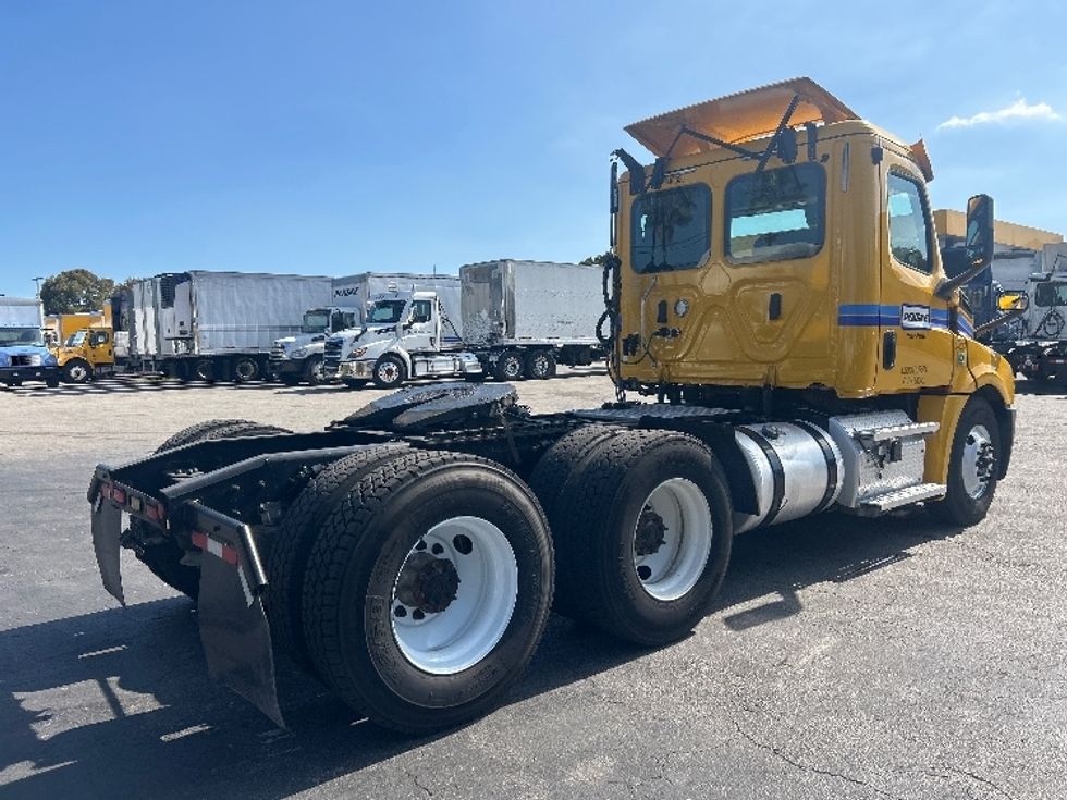 Day Cab Tractor-Heavy Duty Tractors-Freightliner-2020-T12664ST-Medley-FL-540,307\n\t\tmiles-$ 36,000 - Image 7