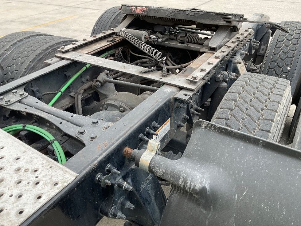 Day Cab Tractor-Heavy Duty Tractors-Freightliner-2020-T12664ST-Medley-FL-542,799\n\t\tmiles-$ 33,000 - Image 22