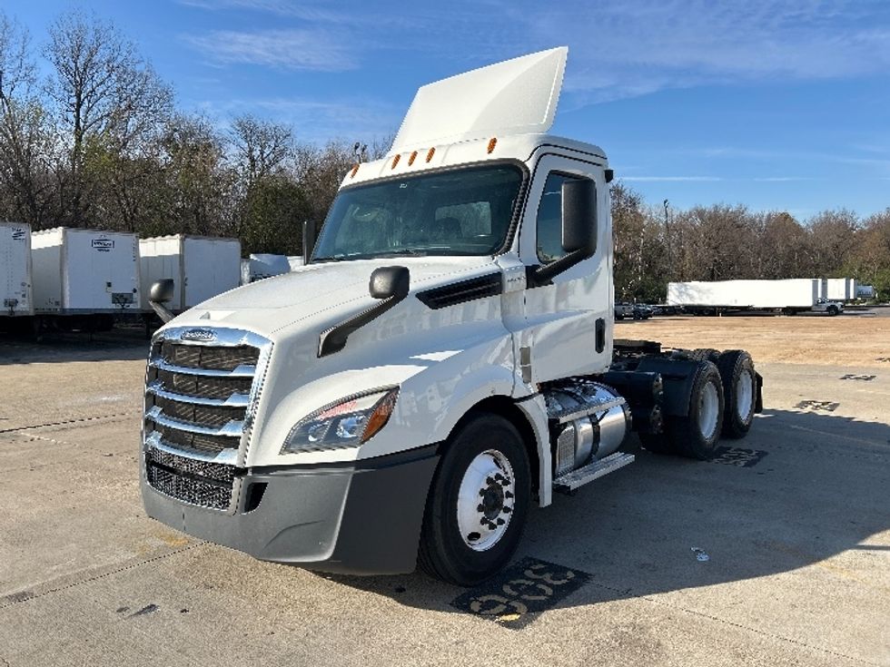 Day Cab Tractor-Heavy Duty Tractors-Freightliner-2020-T12664ST-Memphis-TN-147,641\n\t\tmiles-$ 68,250 - Image 3