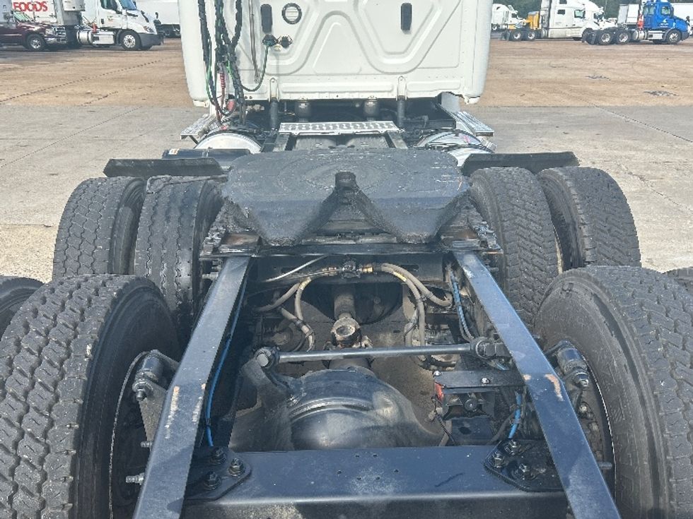 Day Cab Tractor-Heavy Duty Tractors-Freightliner-2020-T12664ST-Memphis-TN-147,641\n\t\tmiles-$ 68,250 - Image 6