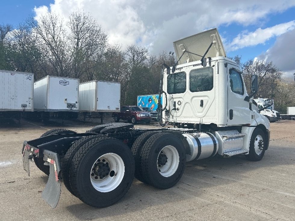 Day Cab Tractor-Heavy Duty Tractors-Freightliner-2020-T12664ST-Memphis-TN-147,641\n\t\tmiles-$ 68,250 - Image 7