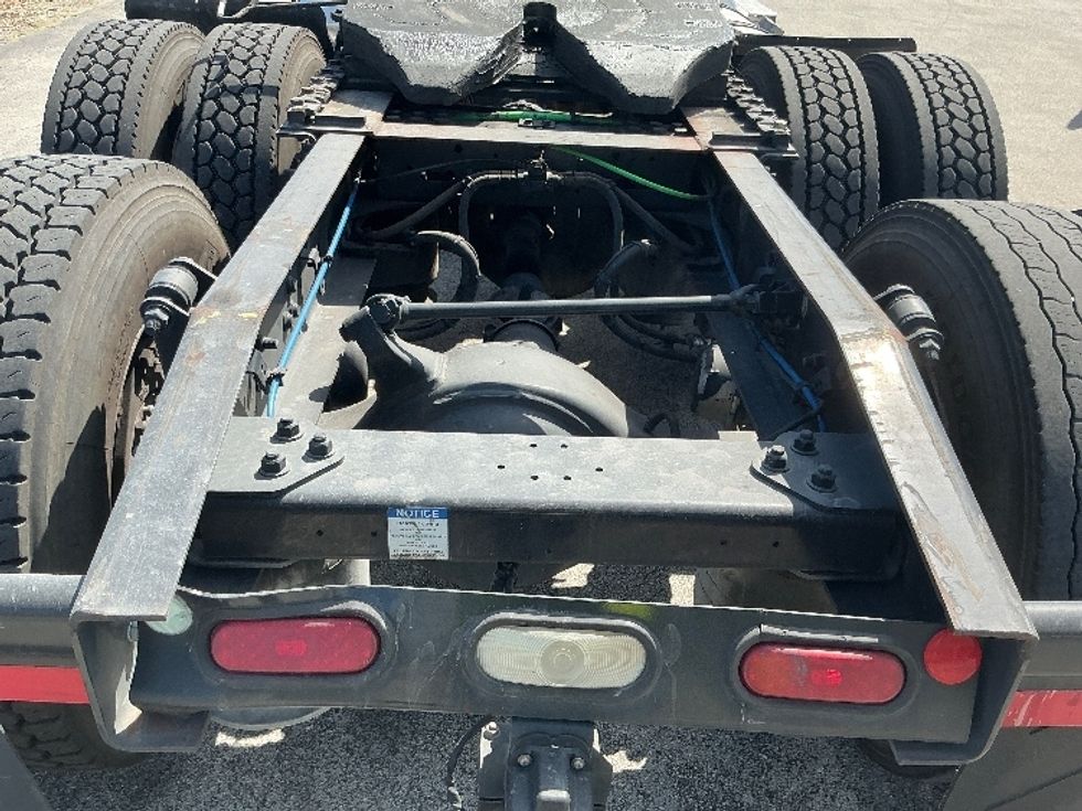 Day Cab Tractor-Heavy Duty Tractors-Freightliner-2020-T12664ST-Miami-FL-353,323\n\t\tmiles-$ 53,250 - Image 6